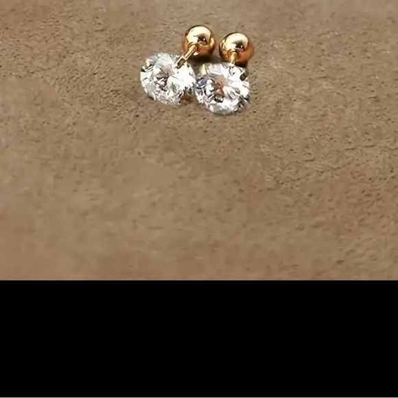 18 Karat Gold Plated Minimalist Stud Earrings Set - Picture 6 of 6